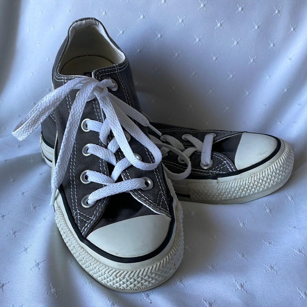 Unisex Low Top Gray Converse Shoes